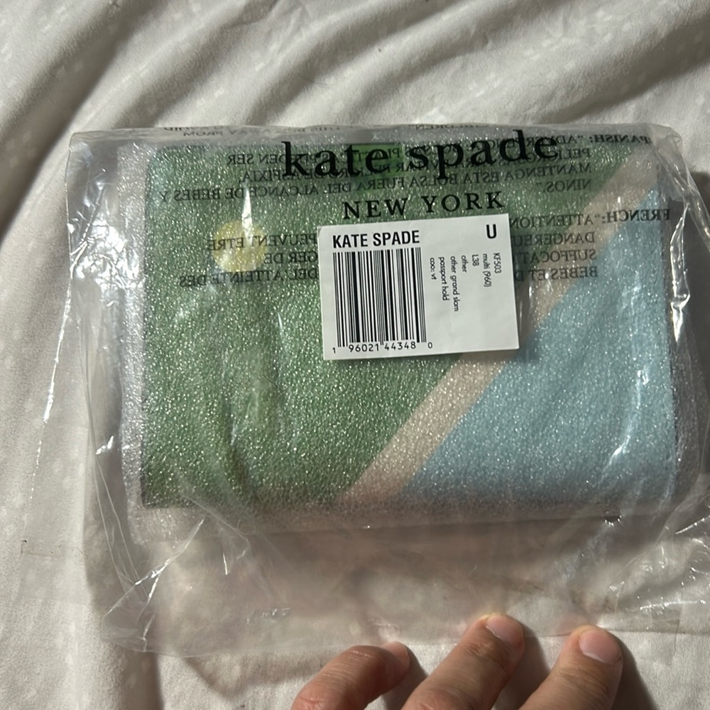 BNIB KATE Spade “grand slam passport holder”